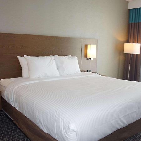 Park Inn By Radisson Brampton, On Esterno foto