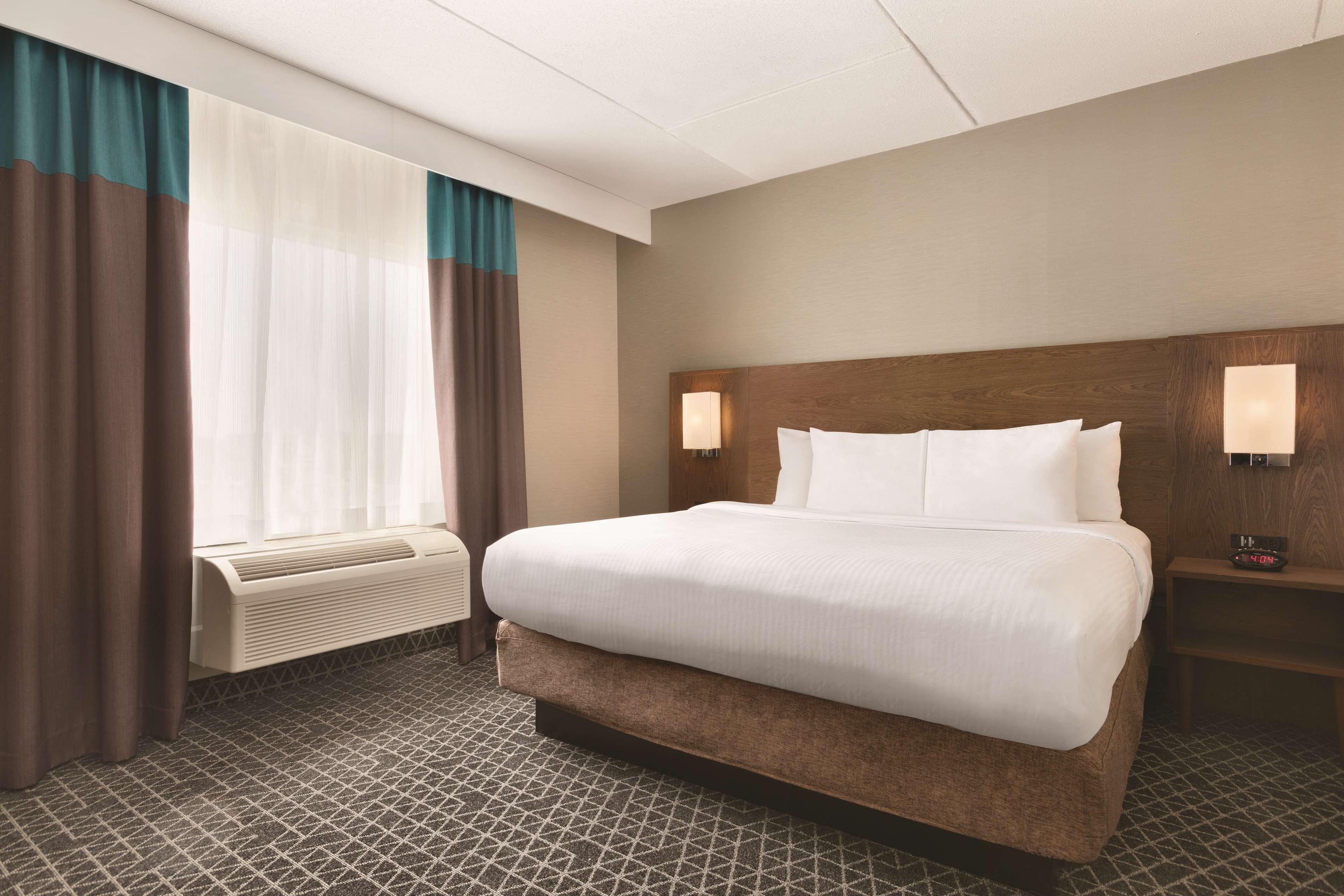 Park Inn By Radisson Brampton, On Esterno foto