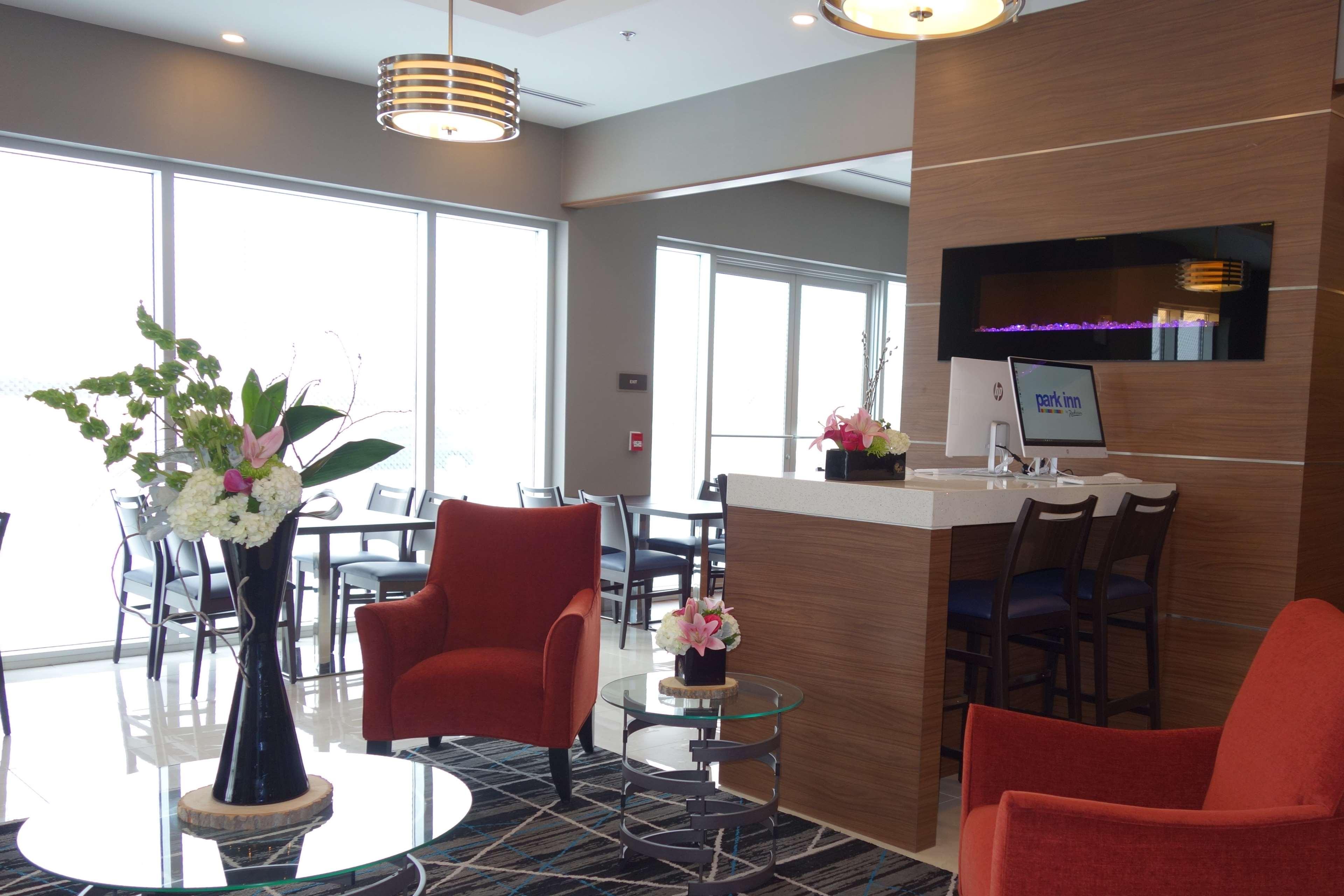 Park Inn By Radisson Brampton, On Esterno foto