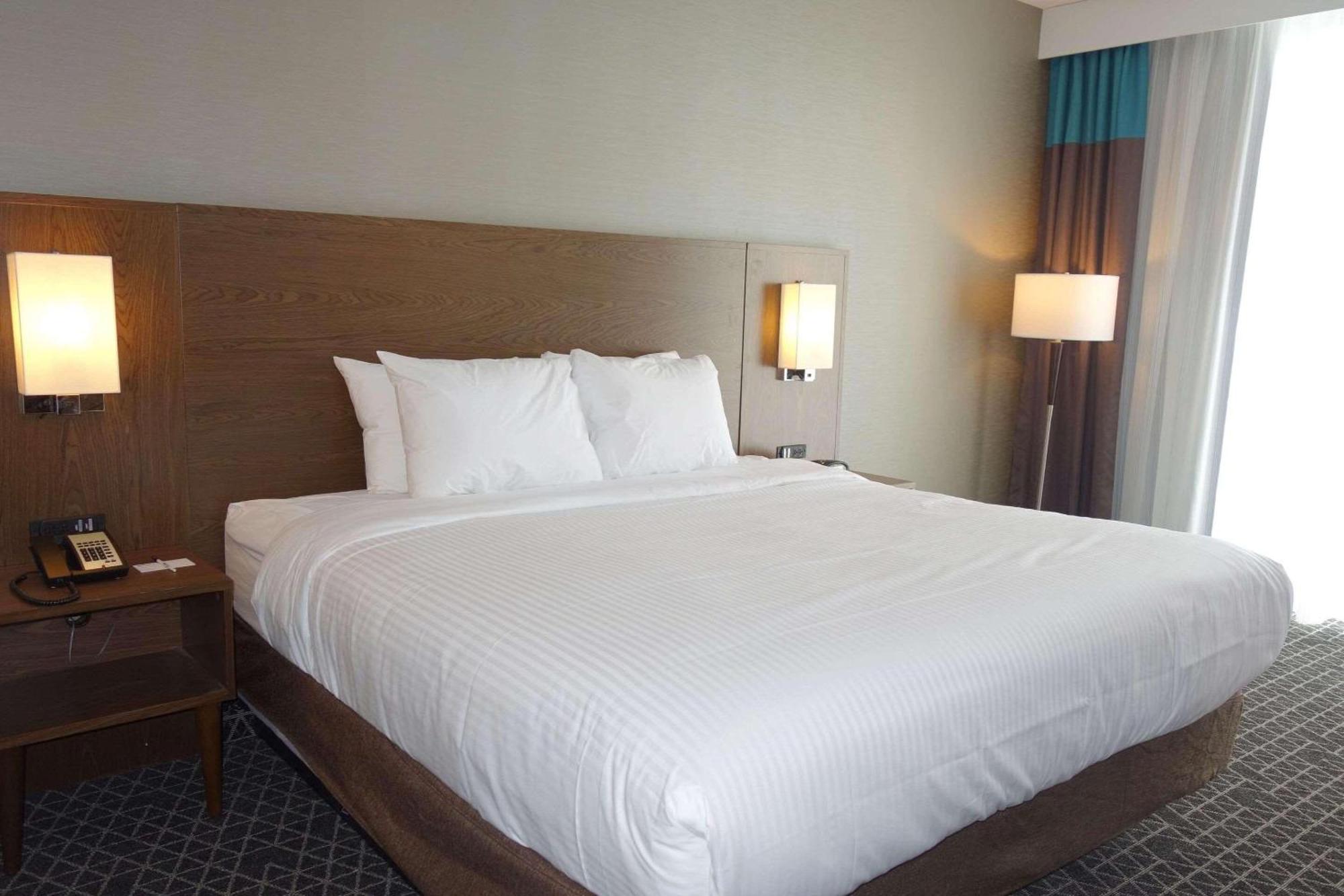 Park Inn By Radisson Brampton, On Esterno foto
