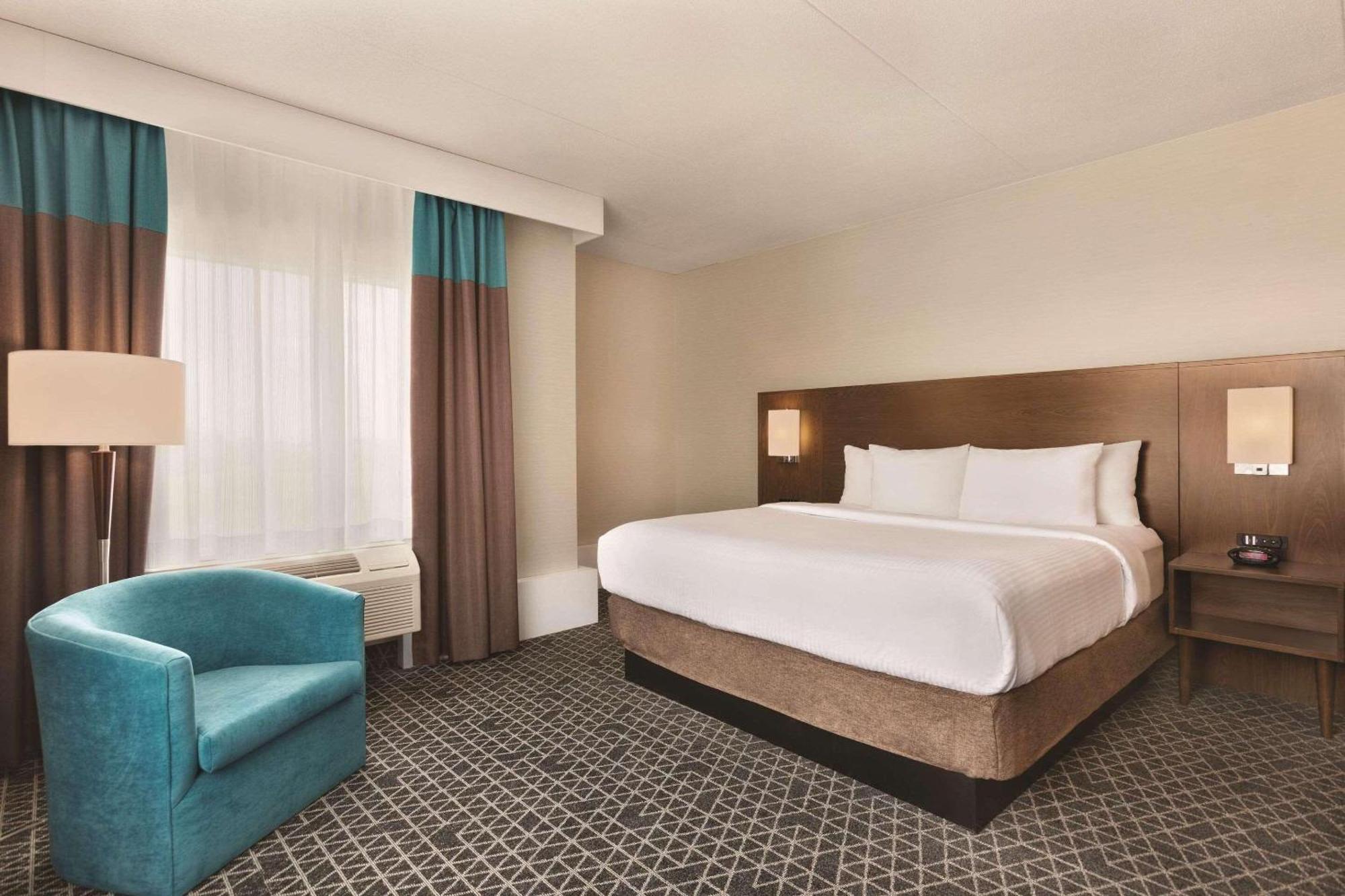 Park Inn By Radisson Brampton, On Esterno foto