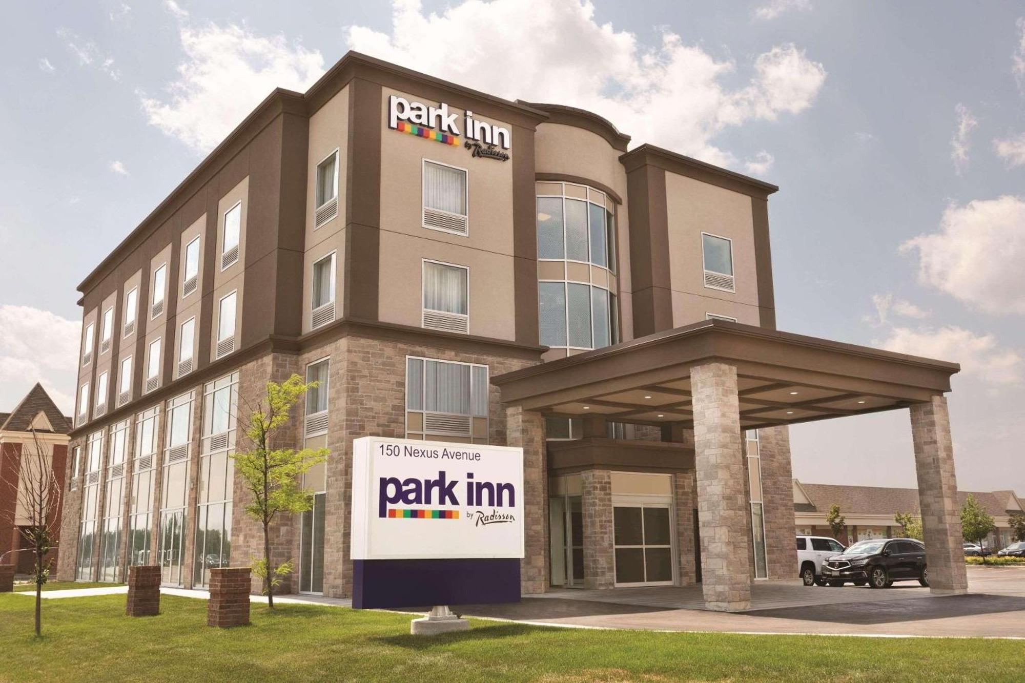 Park Inn By Radisson Brampton, On Esterno foto